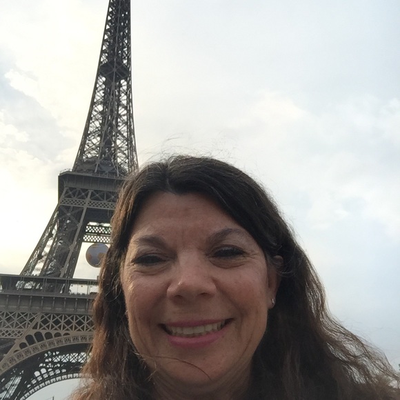 Meet your Posher, Lisa - Picture 1 of 1